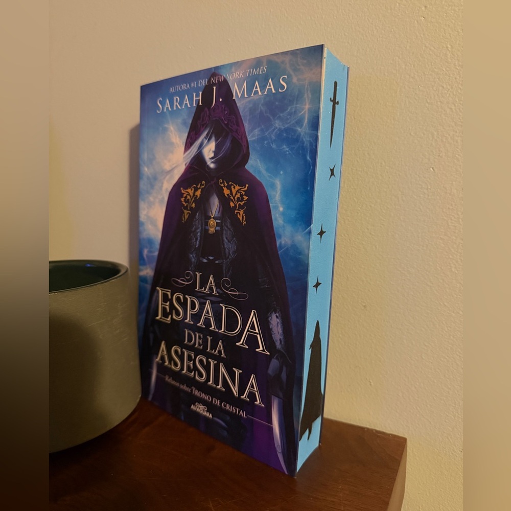 La Espada de la Asesina / The Assassins Blade by Sarah J Maas - Spanish Edition